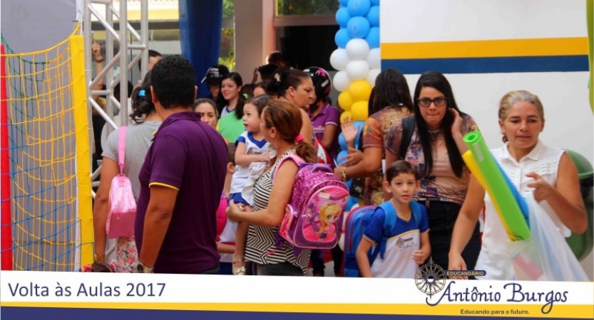 Cada detalhe foi cuidadosamente preparado para receber pais, professores e alunos em um clima mágico de reencontro e novas amizades.

Uma trilha musical embalou a abertura dos portões às 7h da manhã, para que calmamente