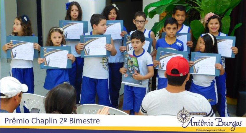                 Em clima de celebração e alegria a equipe do Educandário, recebeu nesta sexta, 01 de setembro, pais, familiares e alunos para premiar os